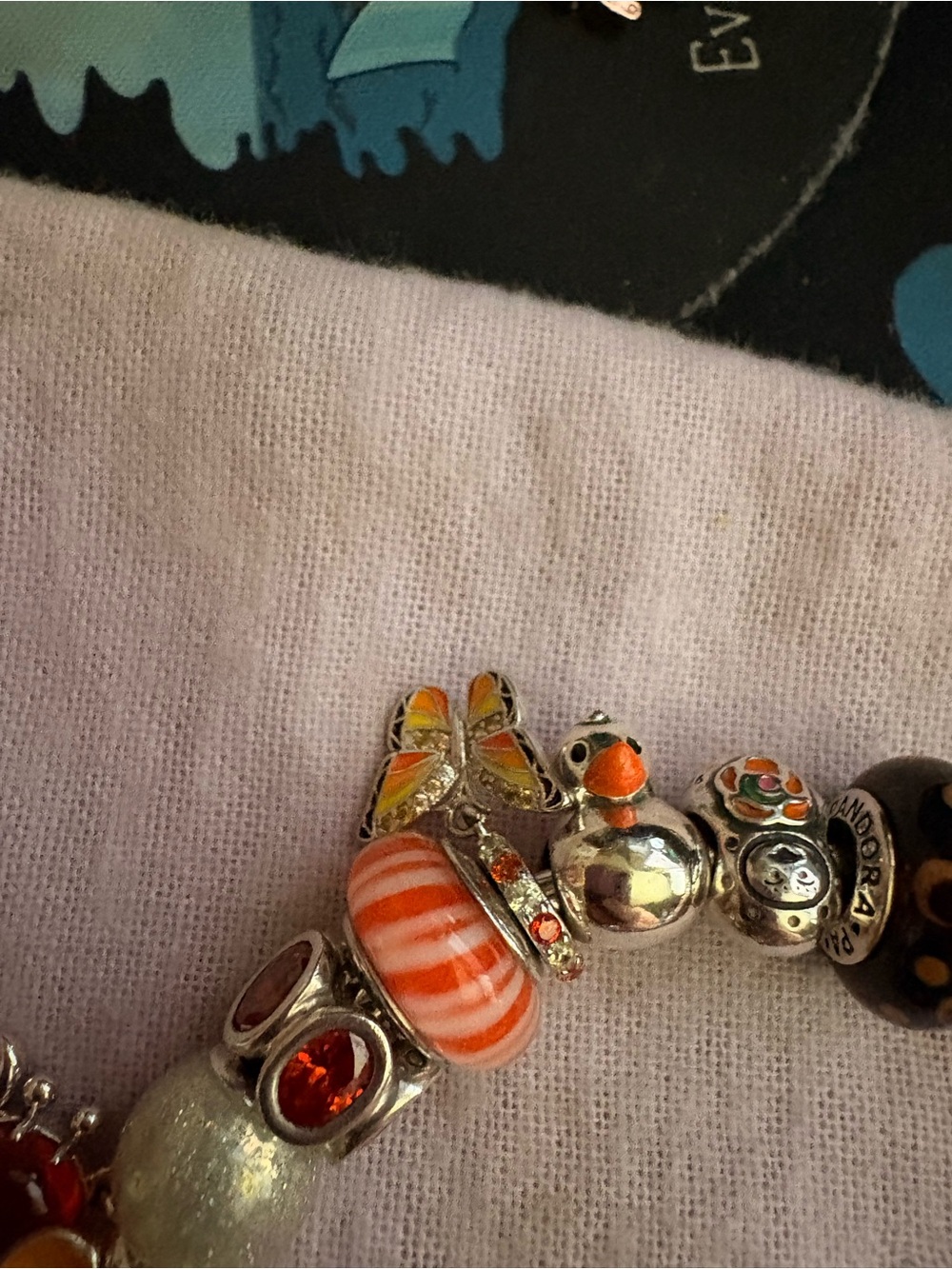 Pandora bangle with orange theme - Picture 6 of 8